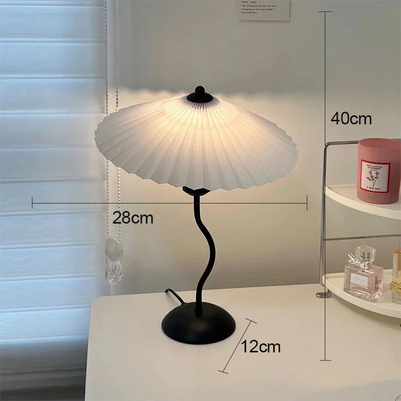 Nordic LED Table Lamp Bedroom Living Room Bedside Retro Bar Coffee Dining Desktop Decoration Night Light Desk Lamps